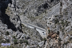 Zbliżenie na parking samochodowy... 