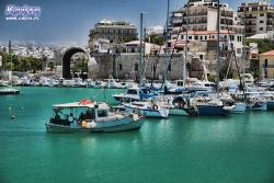 W tle Weneckie Arsenały